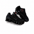 NIKE SHOX